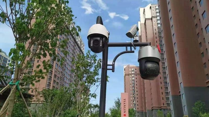 基于以上因素，我们可以使用以下公式来估算存储容量：
